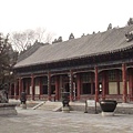德和園，後方