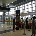 20091226 發現華航可以在桃園高鐵站check-in.JPG