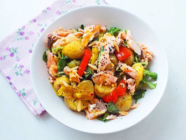 salmon_potato_pepper_salad-1024x768