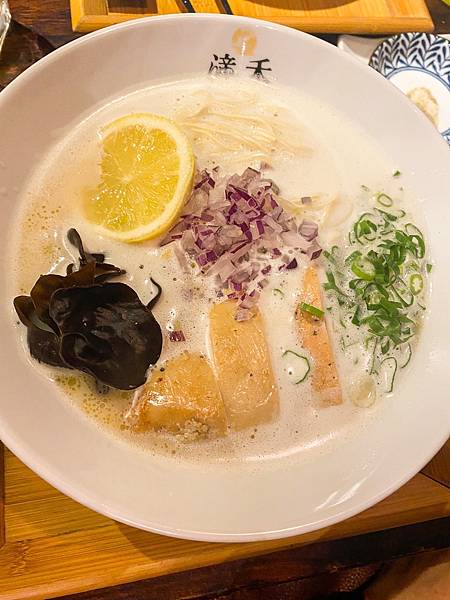 楊梅拉麵｜滝禾製麵所｜泡系拉麵｜楊梅美食｜柚雞白湯｜赤蝦味噌