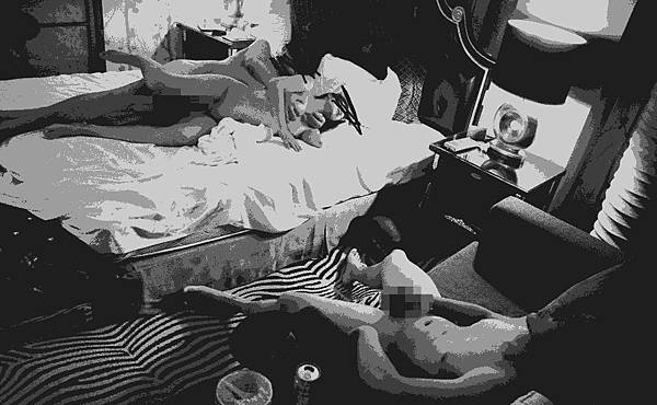 20200301 攝影師外流《6女7男群交趴》私密照!便當配香腸真的很好吃嗎?(封)