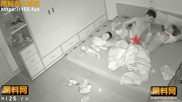 20240124 奇葩家庭一家四口同住發生激情碰撞!爸媽操愛,兒女在旁觀戰《第3部,共六部》 (26).jpg 20240124 奇葩家庭一家四口同住發生激情碰撞!爸媽操愛,兒女在旁觀戰《第3部,共六部》 (26).jpg