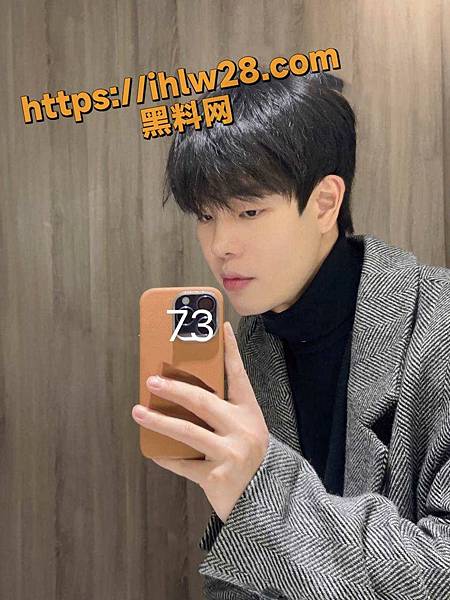 20240923 帥哥男模露臉性愛影片流出,有自己用飛機杯榨精爆射,也有和同行女模特約炮!1