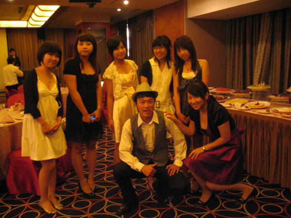 加了一起出發的五二趴特呢三人~