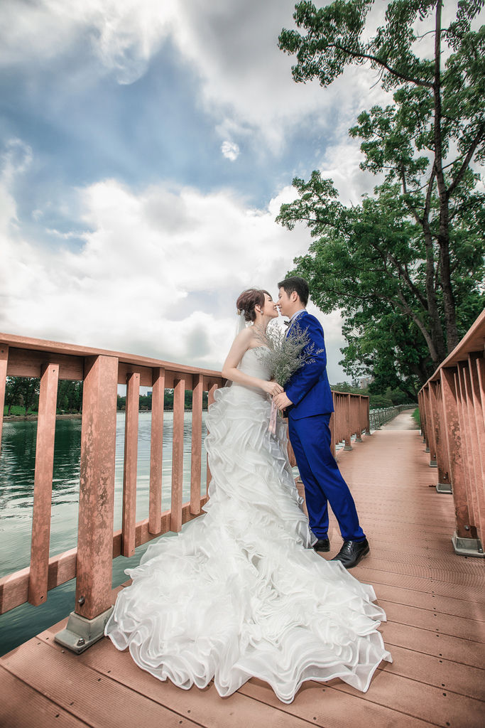 JOHN7604-封面.jpg JOHN7604-封面.jpg