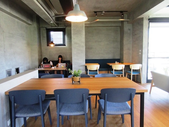 2018-6-8walk in cafe 085.JPG