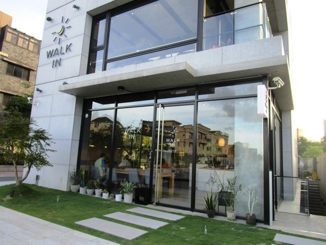 2018-6-8walk in cafe 111.JPG 2018-6-8walk in cafe 111.JPG