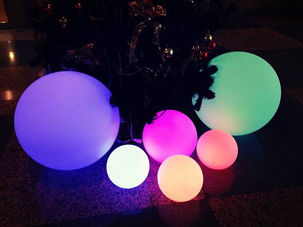 LED遙控發光球|七彩發光球|發光圓球小夜燈|防水泳池圓球燈