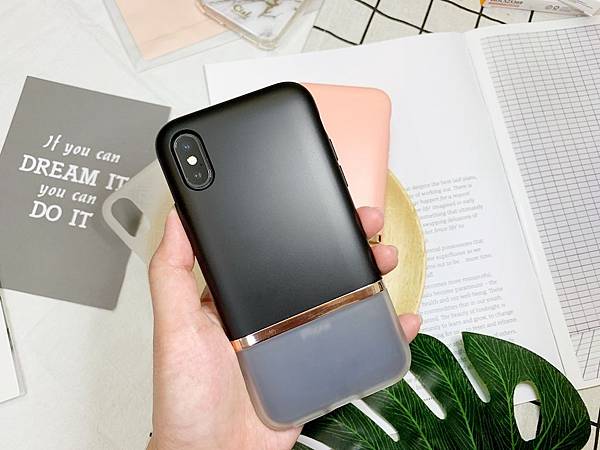 Spigen LaManon Jupe 手機防護殼黑色實品質感很好.jpg