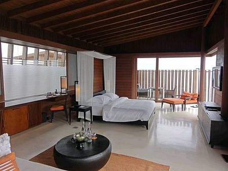 park hyatt hadahaa-4.jpg