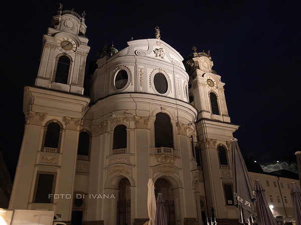 3/5 Salzburg Kollegienkirche