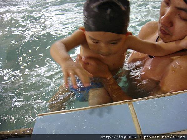 2011.7.2-游泳池初體驗-5