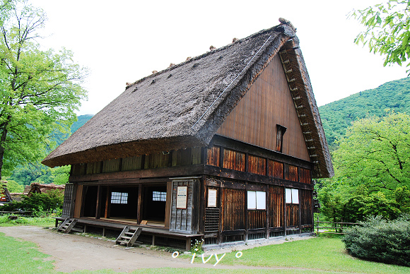 白川鄉民家園