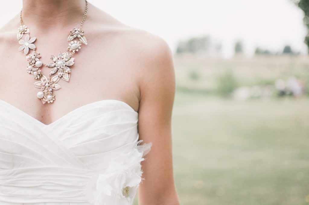 wedding-1594957_1280-1024x680.jpg 當舖典當飾品