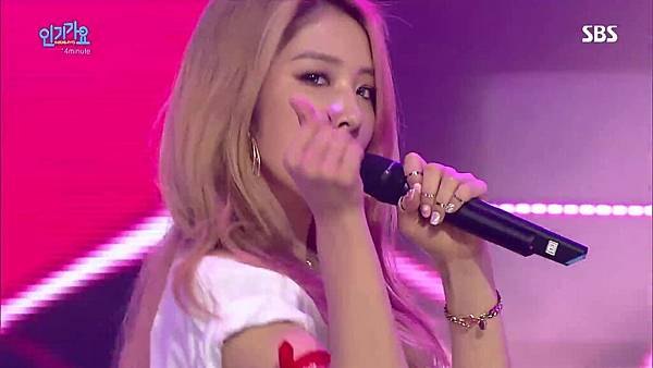 《POWERFUL》 4minute(포미닛) - 싫어(Hate) @인기가요 Inkigayo 20160228 - YouTube (1080p).mp4_000054.571