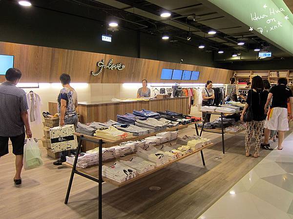 台南 New誠品 In德安百貨 W ノ Hua S D S Little World 痞客邦