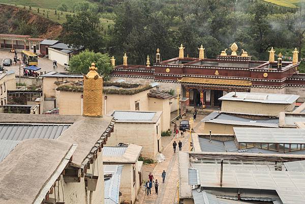 【雲南】噶丹松贊林寺．小布達拉宮—藏傳佛教的城堡