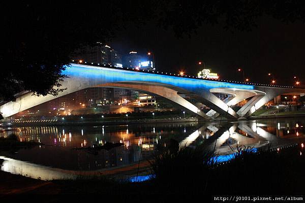 碧潭夜景