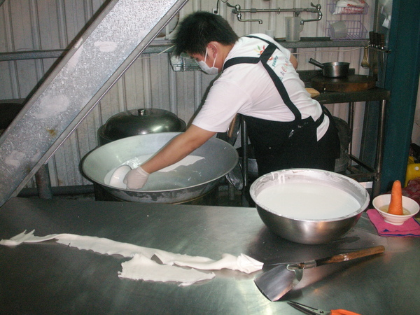 一品火雞肉飯--鼎邊銼製作