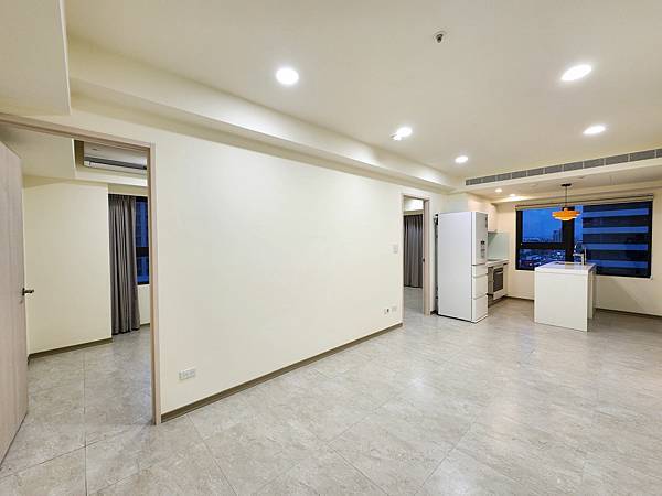 1潤隆國家大院青埔青峰路一段167號三房出租0976879259江先生 (2).jpg