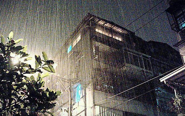 599383_429413113764948_1626513958_n