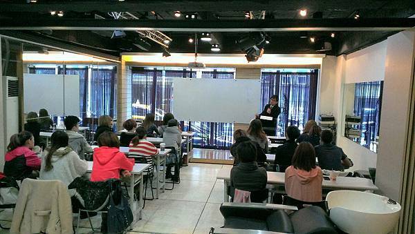 秘密基地髮型設計學院