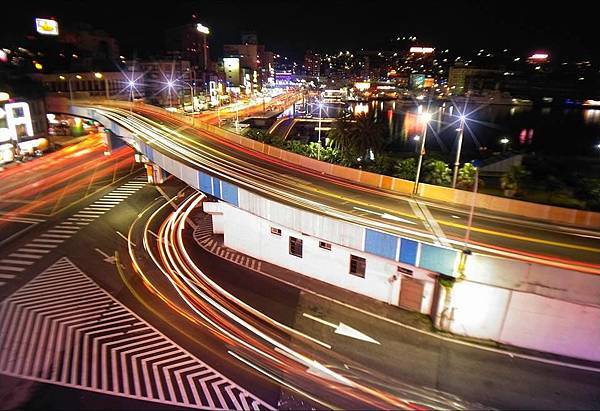 手機攝影手機後製GARY:0935018648 #夜拍 #光軌 #夜景 #手機攝影 #手機後製