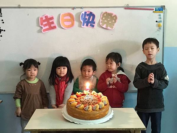 201912慶生會(請各班老師自行認領哦!)_191126_0063.jpg 201912慶生會(請各班老師自行認領哦!)_191126_0063.jpg