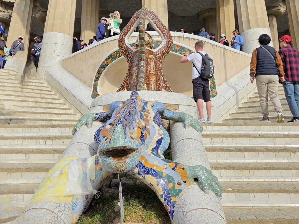 【西班牙大城小鎮藝術13天】01_巴塞隆納奎爾公園