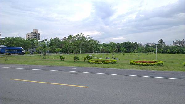 京富路大公園.jpg