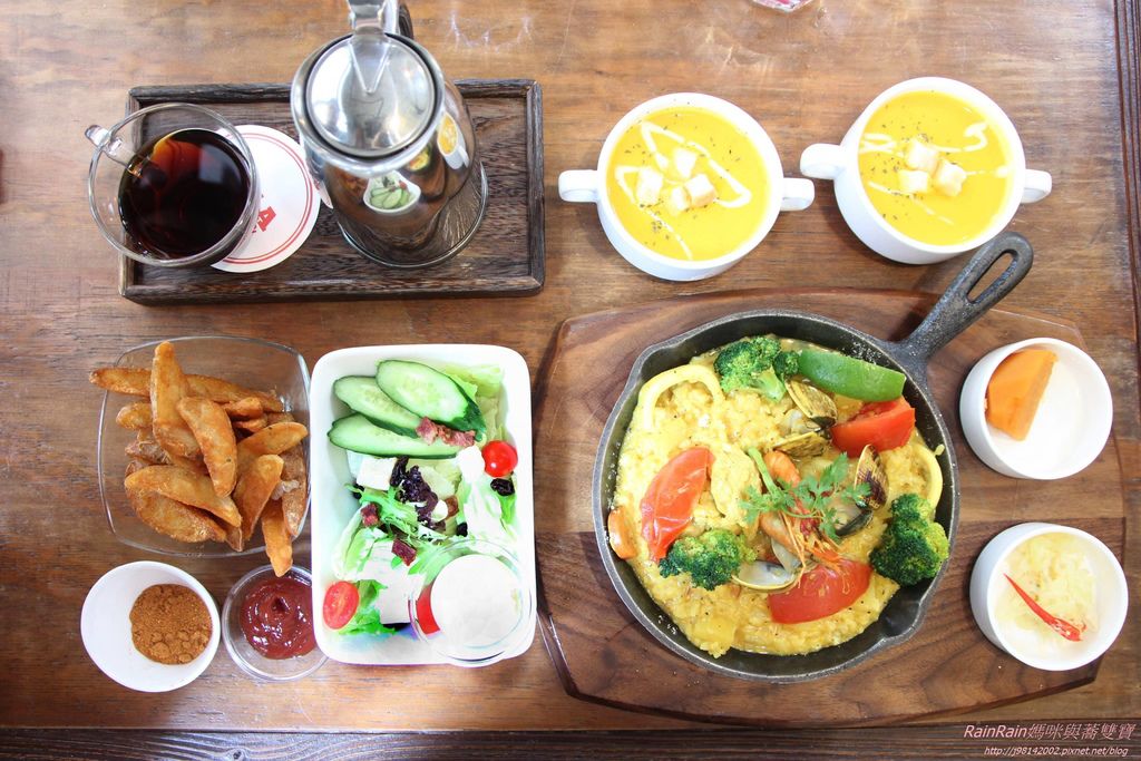 LALA Kitchen10.JPG LALA Kitchen10.JPG