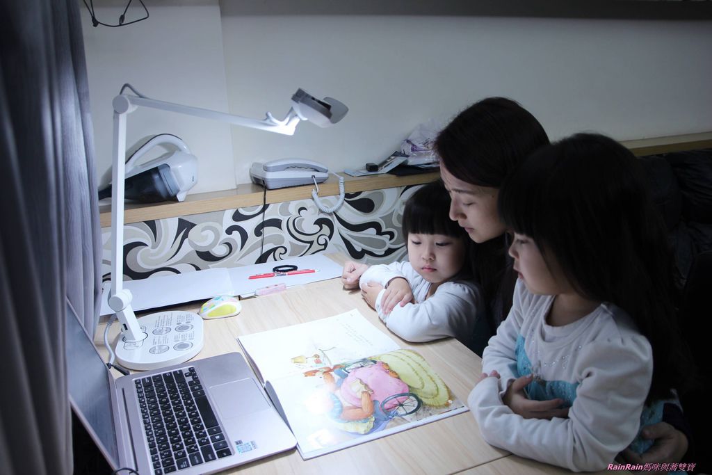 BenQ親子共讀檯燈24.JPG BenQ親子共讀檯燈24.JPG