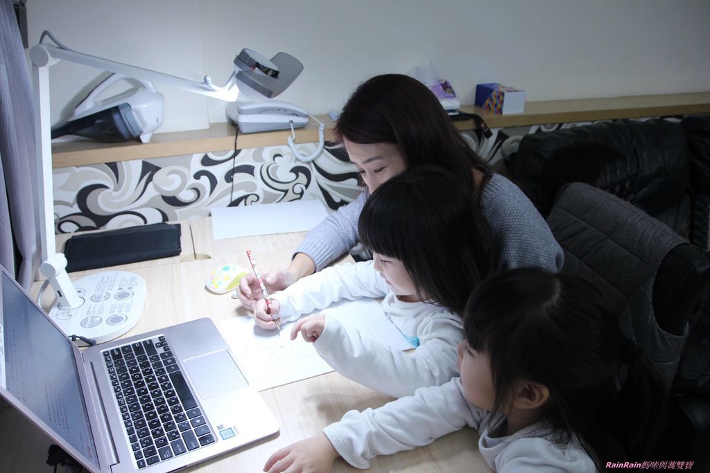BenQ親子共讀檯燈23.JPG BenQ親子共讀檯燈23.JPG