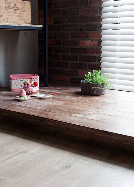 Interior-48.jpg Interior-48.jpg