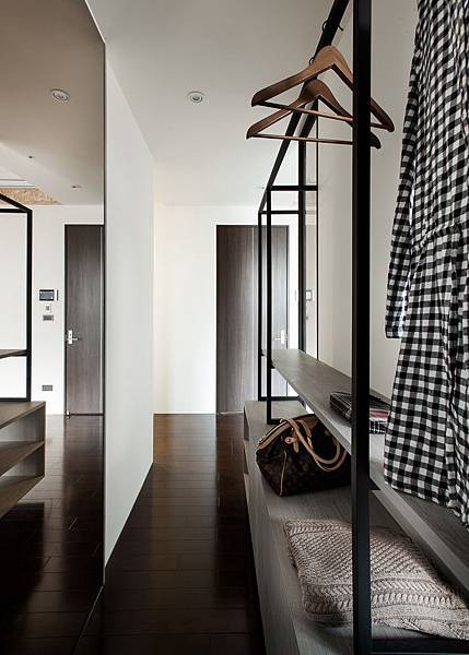 Interior-58.jpg Interior-58.jpg