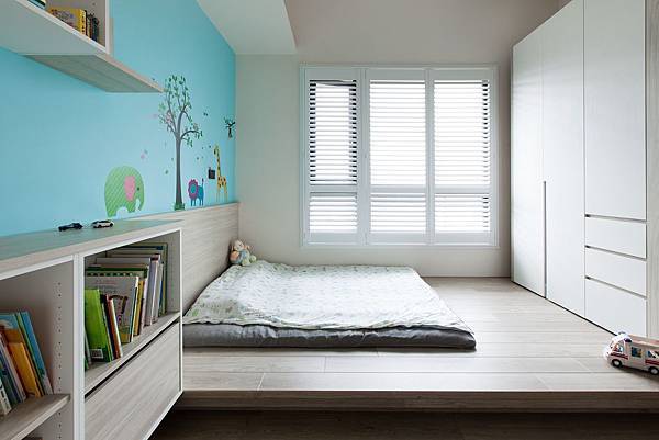 Interior-80.jpg Interior-80.jpg