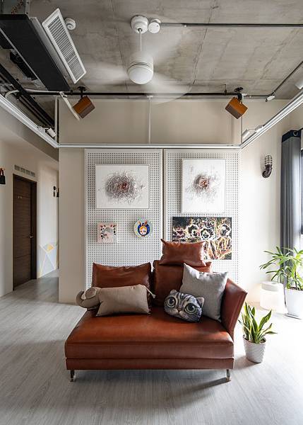 Interiors-09.jpg Interiors-09.jpg