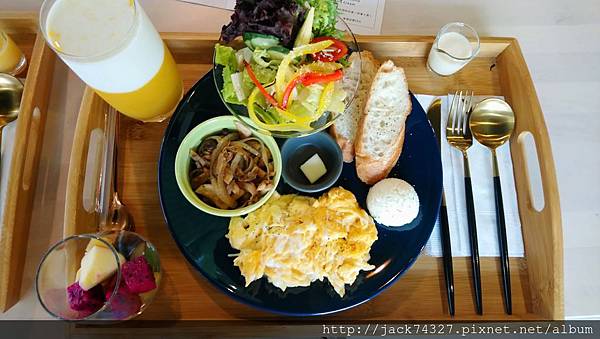 DSC_0327.JPG DSC_0327.JPG