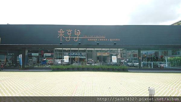 DSC_0032.JPG DSC_0032.JPG