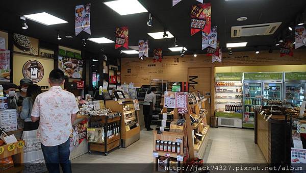 DSC_0829.JPG DSC_0829.JPG