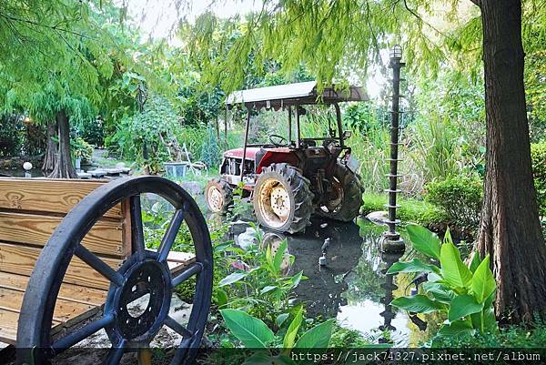 {台中美食}田寮農莊、台中南屯、寵物友善、景觀餐廳 {台中美食}田寮農莊、台中南屯、寵物友善、景觀餐廳