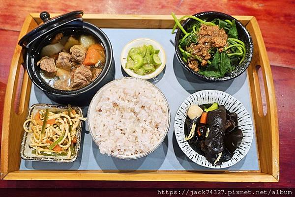 {台中美食}田寮農莊、台中南屯、寵物友善、景觀餐廳 {台中美食}田寮農莊、台中南屯、寵物友善、景觀餐廳