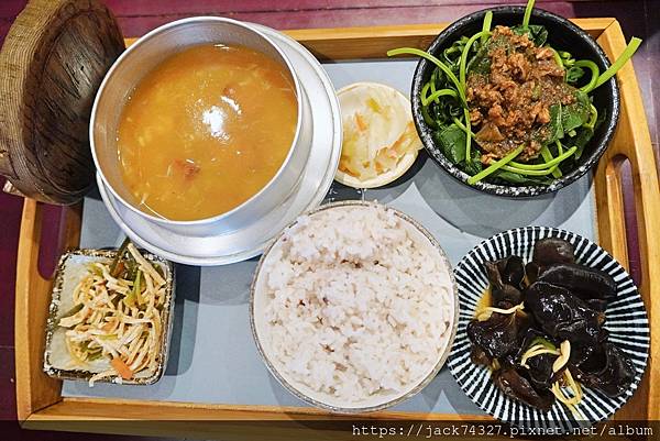 {台中美食}田寮農莊、台中南屯、寵物友善、景觀餐廳 {台中美食}田寮農莊、台中南屯、寵物友善、景觀餐廳