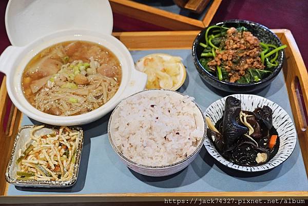 {台中美食}田寮農莊、台中南屯、寵物友善、景觀餐廳 {台中美食}田寮農莊、台中南屯、寵物友善、景觀餐廳