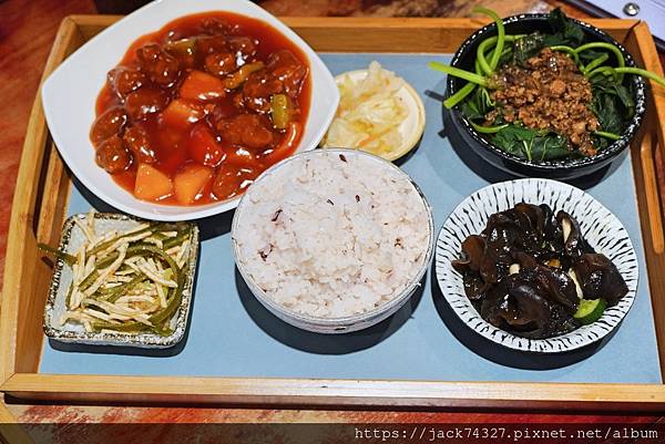 {台中美食}田寮農莊、台中南屯、寵物友善、景觀餐廳 {台中美食}田寮農莊、台中南屯、寵物友善、景觀餐廳