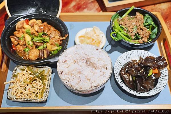 {台中美食}田寮農莊、台中南屯、寵物友善、景觀餐廳 {台中美食}田寮農莊、台中南屯、寵物友善、景觀餐廳