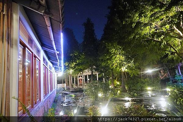 {台中美食}田寮農莊、台中南屯、寵物友善、景觀餐廳 {台中美食}田寮農莊、台中南屯、寵物友善、景觀餐廳