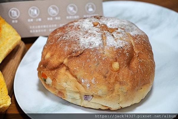 {南投美食}竹山必吃美食:「大和窯烤麵包」,採用無油、無奶、 {南投美食}竹山必吃美食:「大和窯烤麵包」,採用無油、無奶、