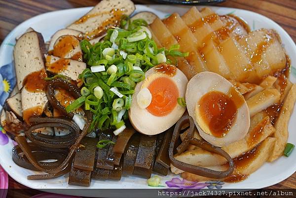 {彰化美食}溪湖糖廠美食：林家南投意麵，必吃招牌意麵、麻辣鴨