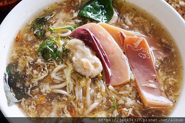 {台中美食}台中大雅美食推薦：【正統魷魚羹】必點魷魚羹，肉角